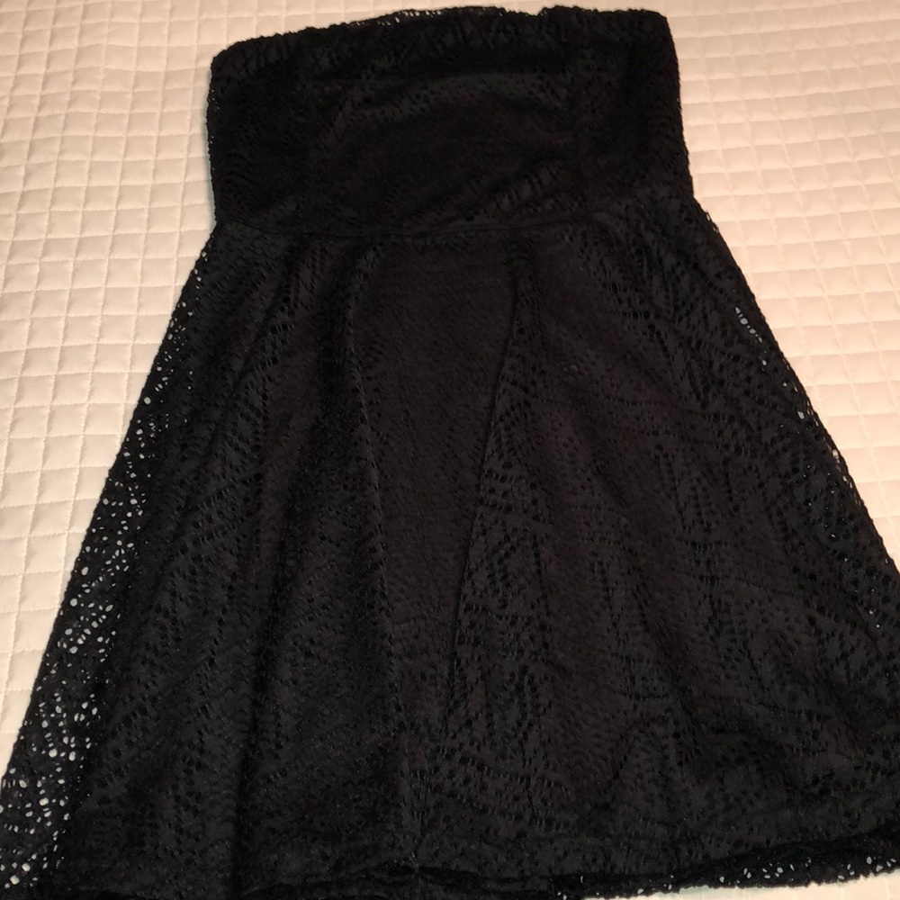 Strapless black crochet look dress